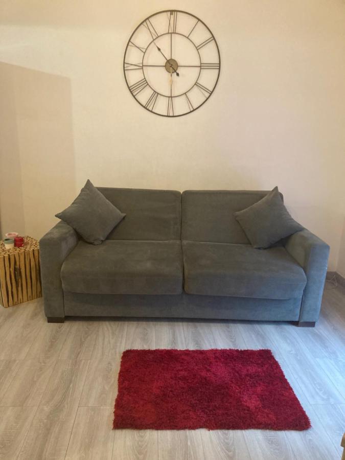 : Le Landelle, Studio, 10 Minutes Gare Apartment *